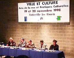Le tribune du colloque